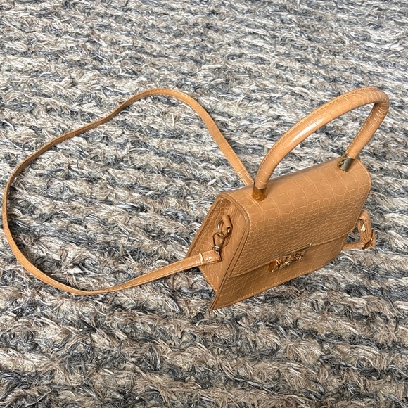 NWOT🤎Elegant Tan Versatile Handbag/Shoulder bag🤎 - Picture 4 of 11